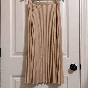 Women’s SHEIN Light Tan Long Pleated Skirt
